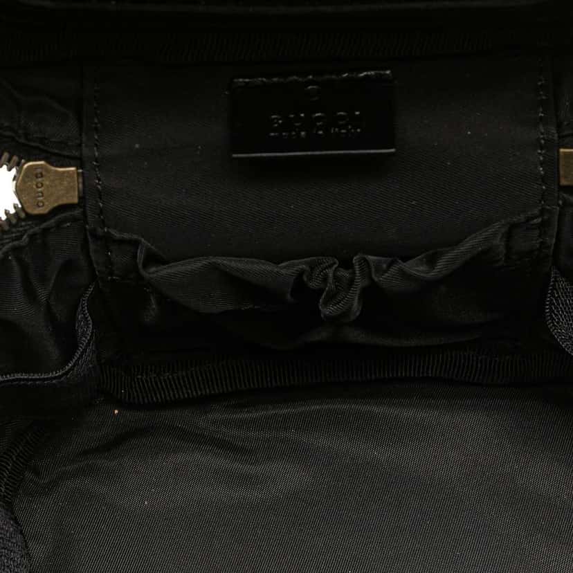 Gucci Mini GG Marmont Round Matelasse Leather Vanity Bag Black Leather Good condition - Model View