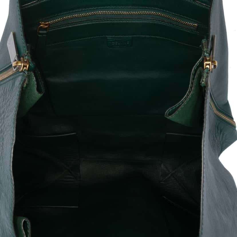 Celine Lambskin Horizontal Zipper Gusset Cabas Tote Green Leather Good condition - Model View