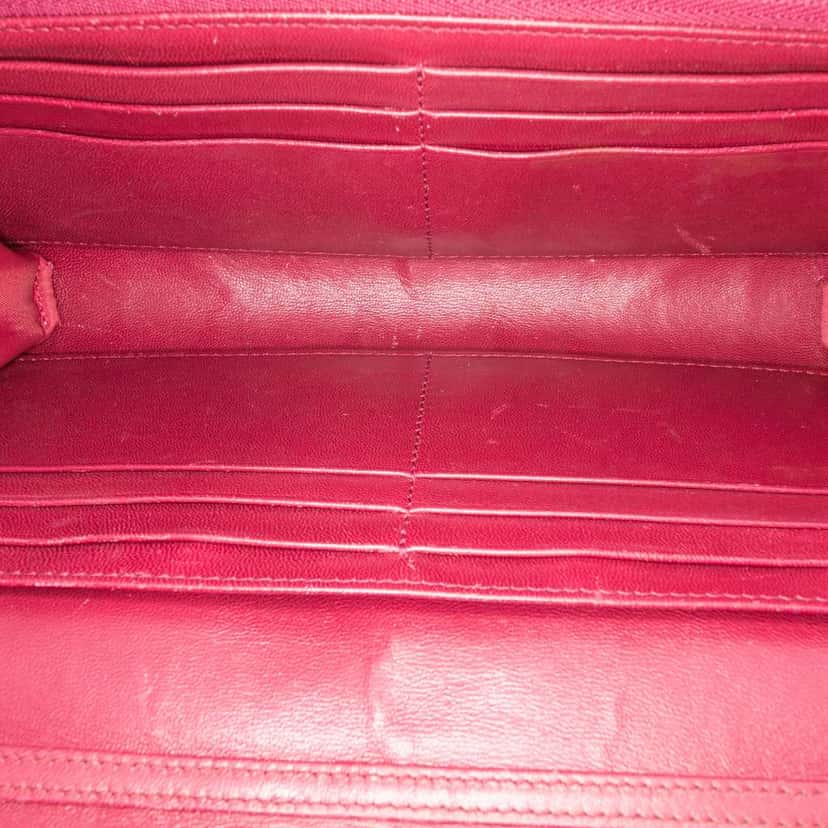 Dior Grained Calfskin Diorama Croisiere Wallet on Chain Red Leather Good condition - Model View