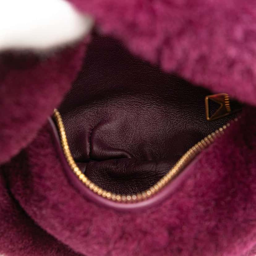 Bottega Veneta Mini Shearling Jodie Purple Very good condition - Model View
