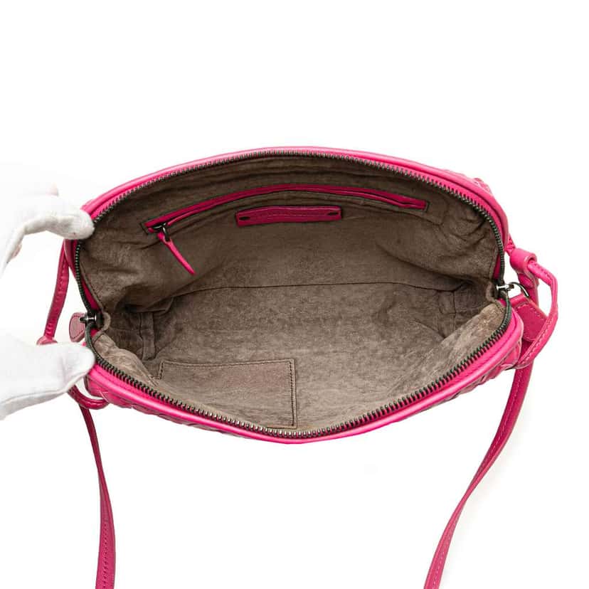 Bottega Veneta Nappa Intrecciato Nodini Crossbody Pink Leather Good condition - Model View