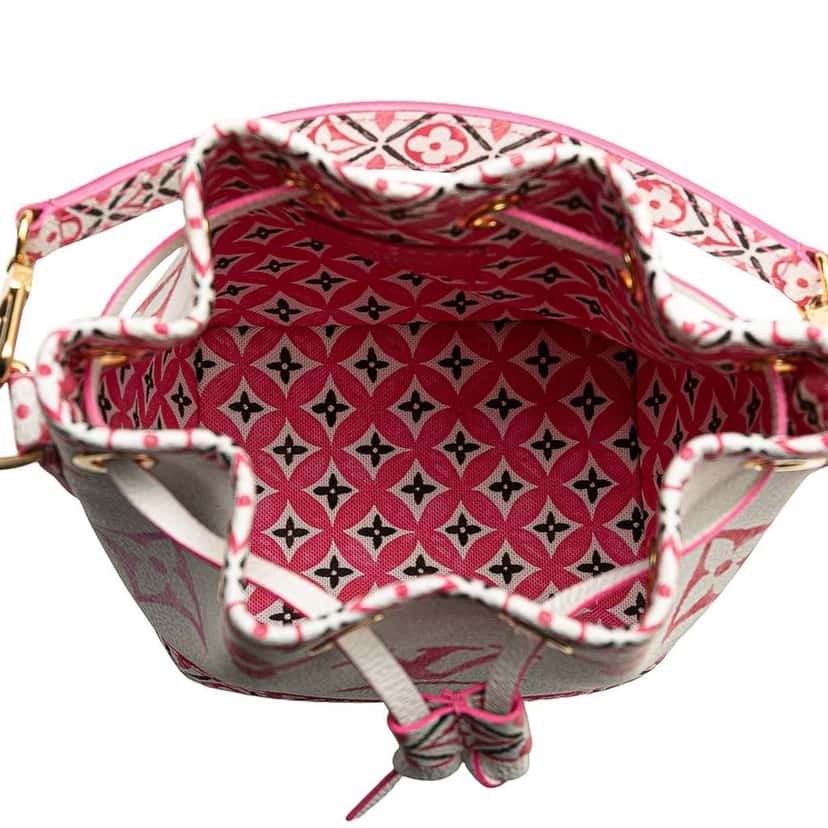 Louis Vuitton Monogram Watercolor Giant By the Pool Nano Noe White Good condition - Model View