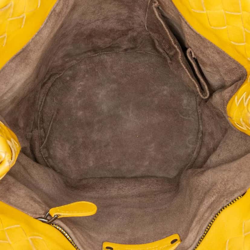 Bottega Veneta Nappa Intrecciato Bucket Bag Yellow Leather Good condition - Model View