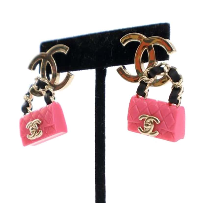 Chanel Silver Plated Matelasse Enamel CC Flap Push Back Earrings Silver Metal Good condition - Box View