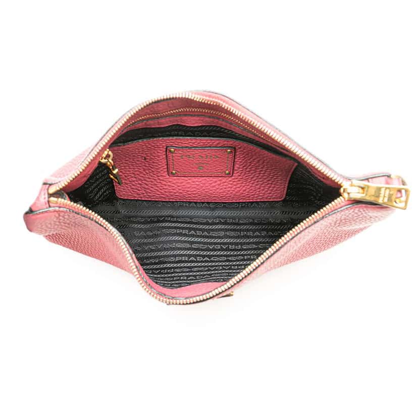 Prada Vitello Daino Crossbody Pink Leather Good condition - Model View