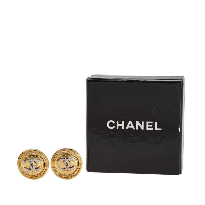 Chanel Gold Plated and Silver Plated CC Round Clip On Earrings Gold Metal Good condition - Model View