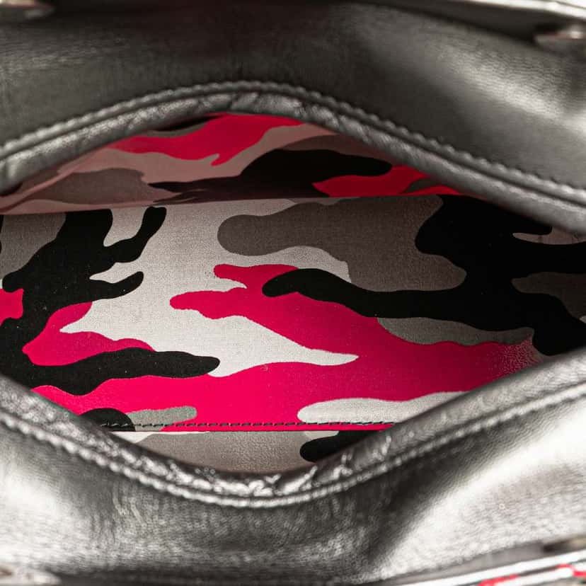 Dior Anselm Reyle Medium Metallic Lambskin Cannage Lady Dior Grey Leather Good condition - Model View