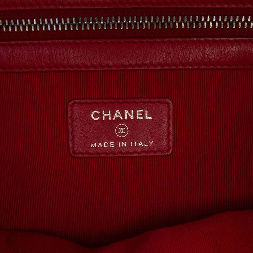 Chanel Large Aged Calfskin Gabrielle O Case Clutch Black Leather Good condition - Box View