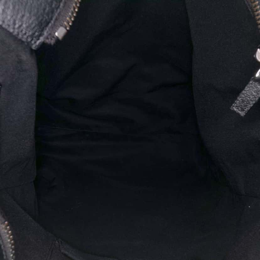 Gucci GG Canvas Tote Black Canvas Good condition - Model View