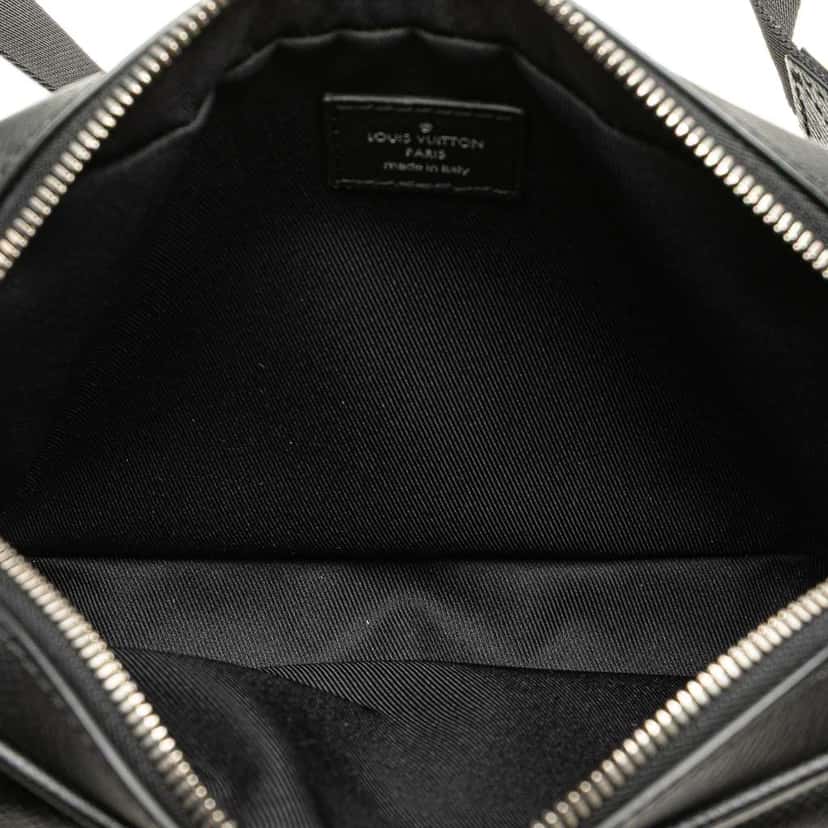 Louis Vuitton Monogram Taigarama Outdoor Bumbag Black Good condition - Model View
