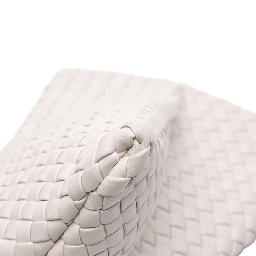 Bottega Veneta Lambskin Padded Intreccio Crisscross Clutch White Leather Good condition - Box View