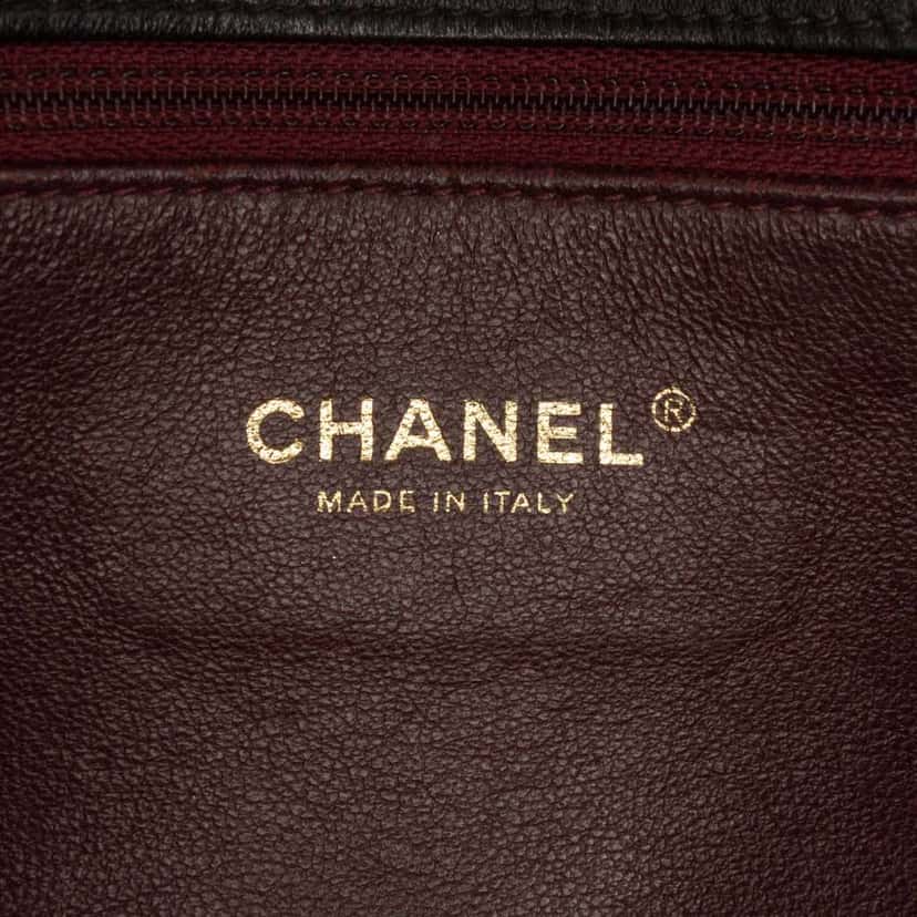 Chanel Medium Caviar CC Filigree Flap Black Leather Good condition - Box View