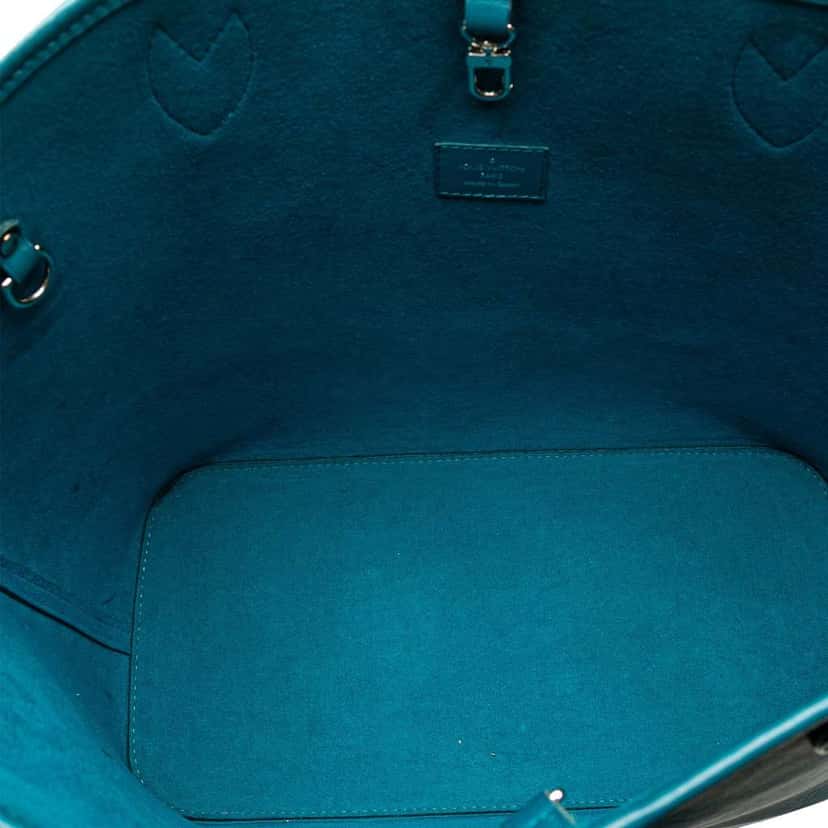 Louis Vuitton Epi Neverfull MM Blue Leather Good condition - Model View