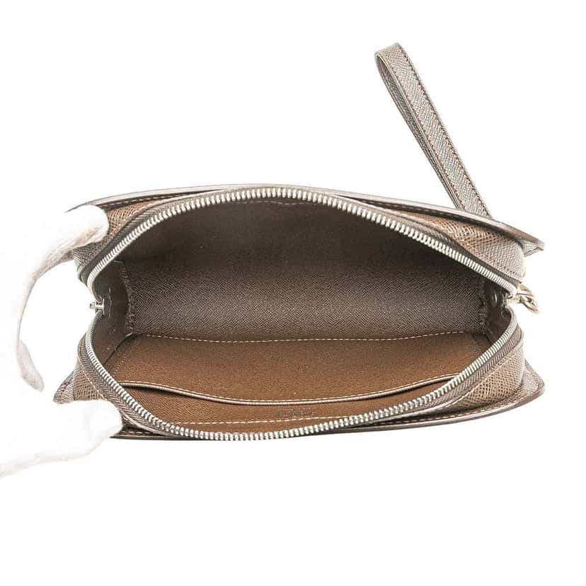 Louis Vuitton Taiga Pochette Baikal Brown Leather Good condition - Model View