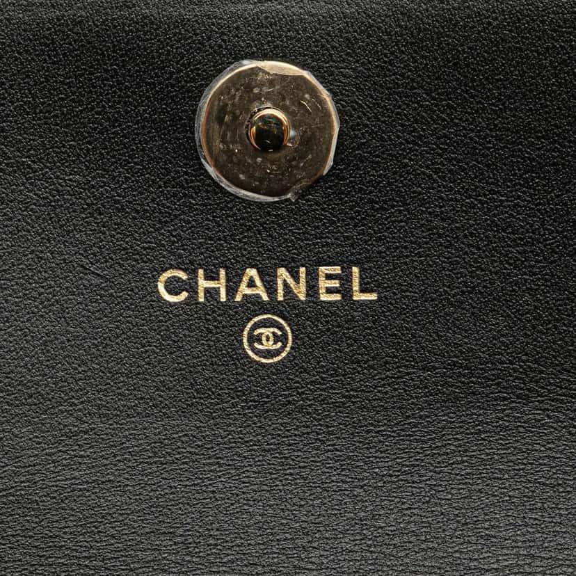 Chanel Quilted Calfskin Maxi Pearls Clutch With Chain Black Leather Good condition - Box View