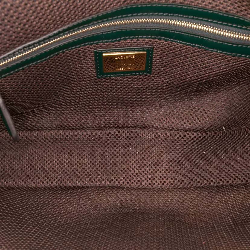 Fendi Large Zucca Embossed Patent Baguette Satchel Green Leather Good condition - Model View