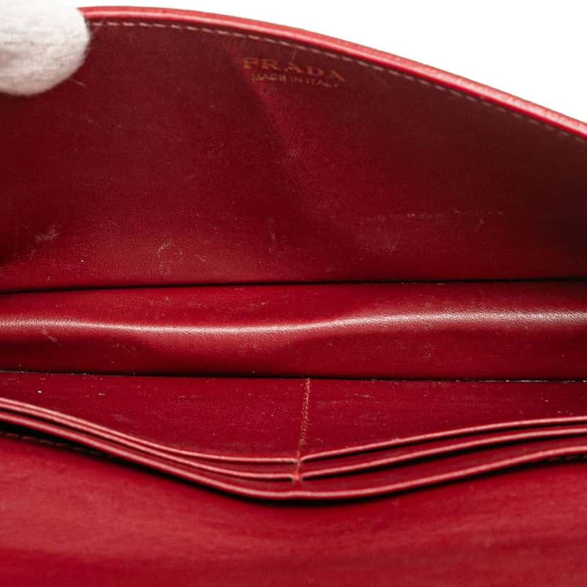 Prada Vitello Move Wallet On Chain Red Leather Good condition - Model View