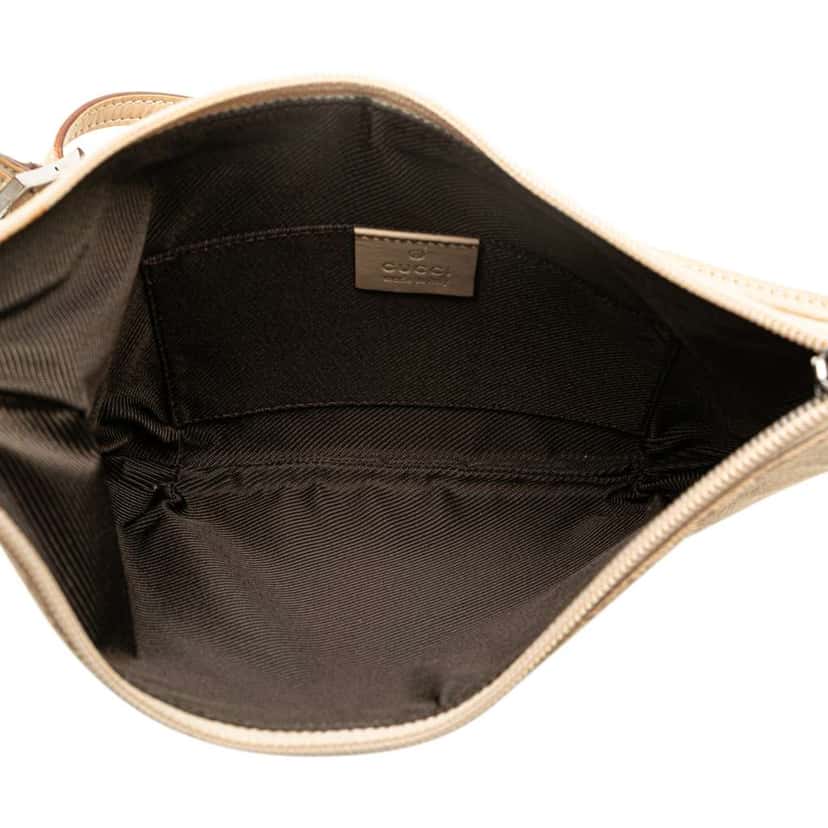 Gucci GG Canvas Shoulder Bag Brown Canvas Good condition - Model View