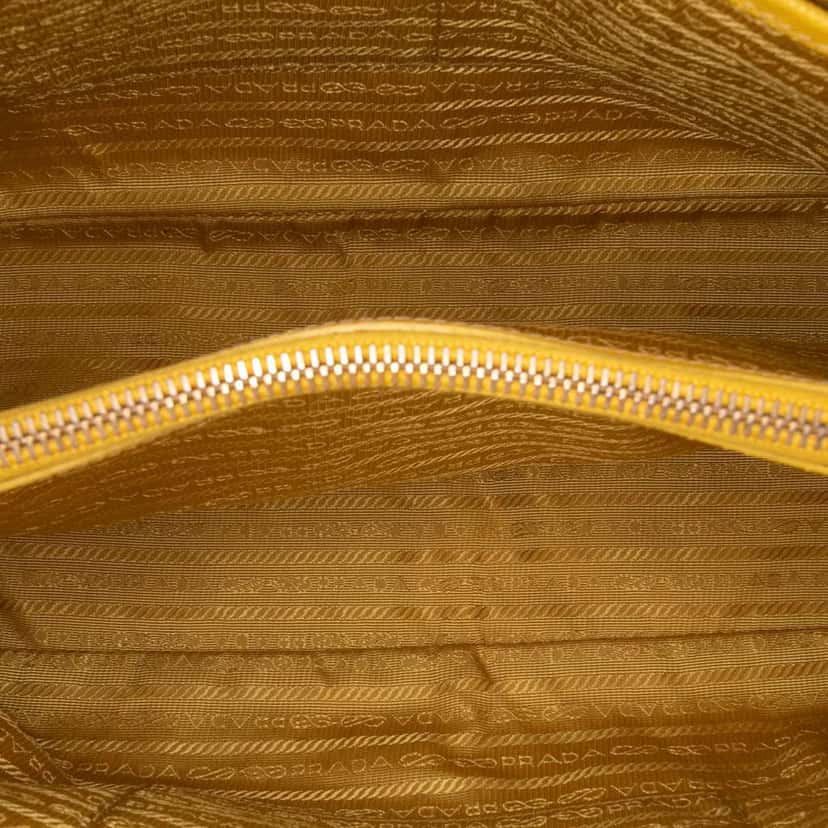 Prada Large Saffiano Lux Promenade Satchel Yellow Leather Good condition - Model View