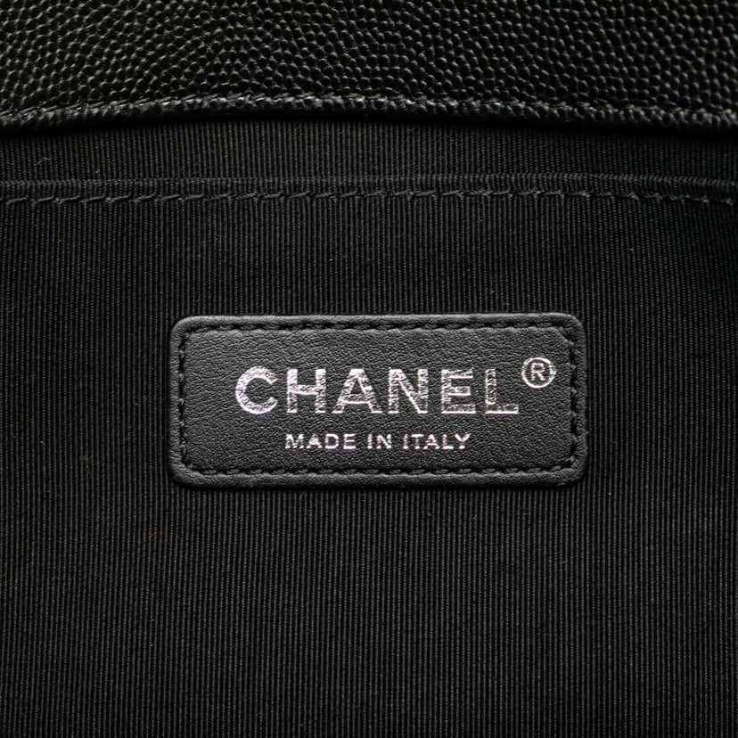 Chanel Old Medium Chevron Caviar Boy Flap Black Leather Good condition - Box View