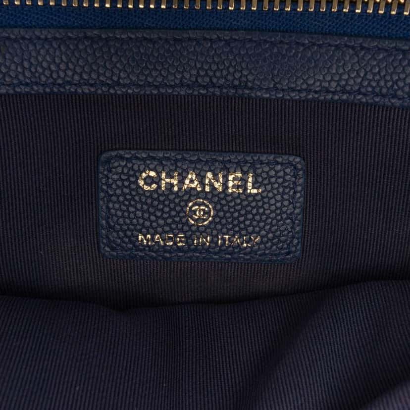 Chanel Medium Chevron Caviar Ancient Greek Charms O Case Clutch Blue Leather Good condition - Box View