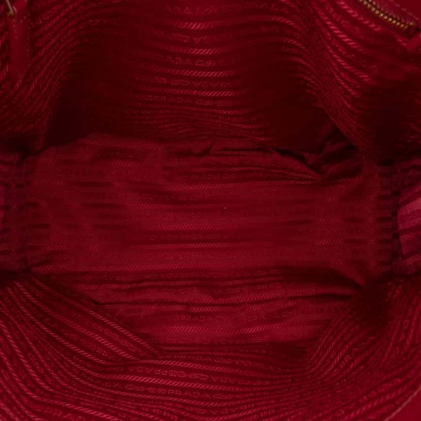 Prada Large Saffiano Lux Galleria Double Zip Satchel Red Leather Very good condition - Model View