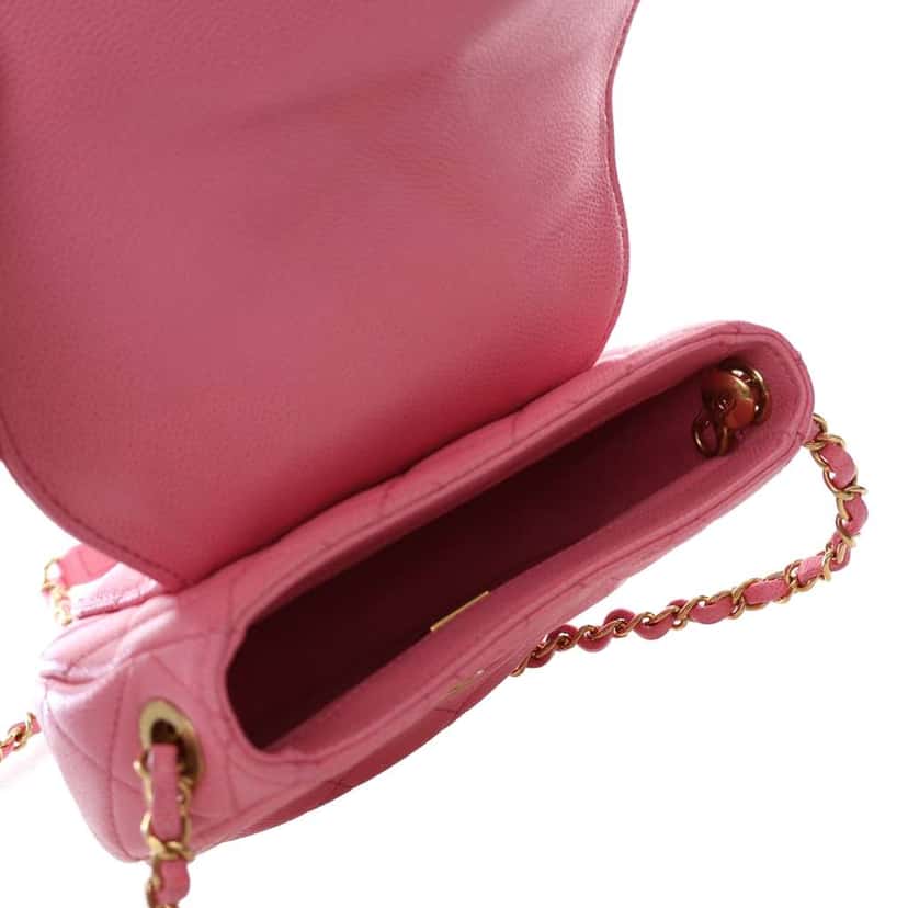 Chanel Mini Quilted Caviar CC Messenger Flap Pink Leather Good condition - Model View
