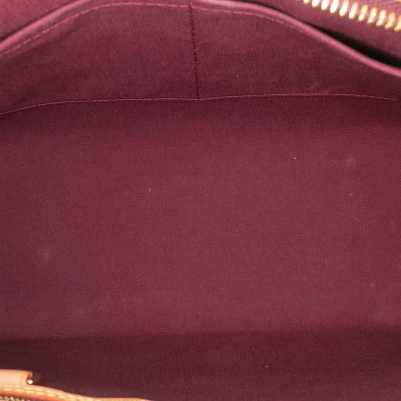 Louis Vuitton Monogram Vernis Brea MM Red Leather Good condition - Model View