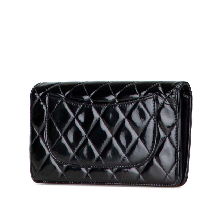 Chanel CC Quilted Patent L Yen Bifold Wallet Black Leather Good condition - Back View