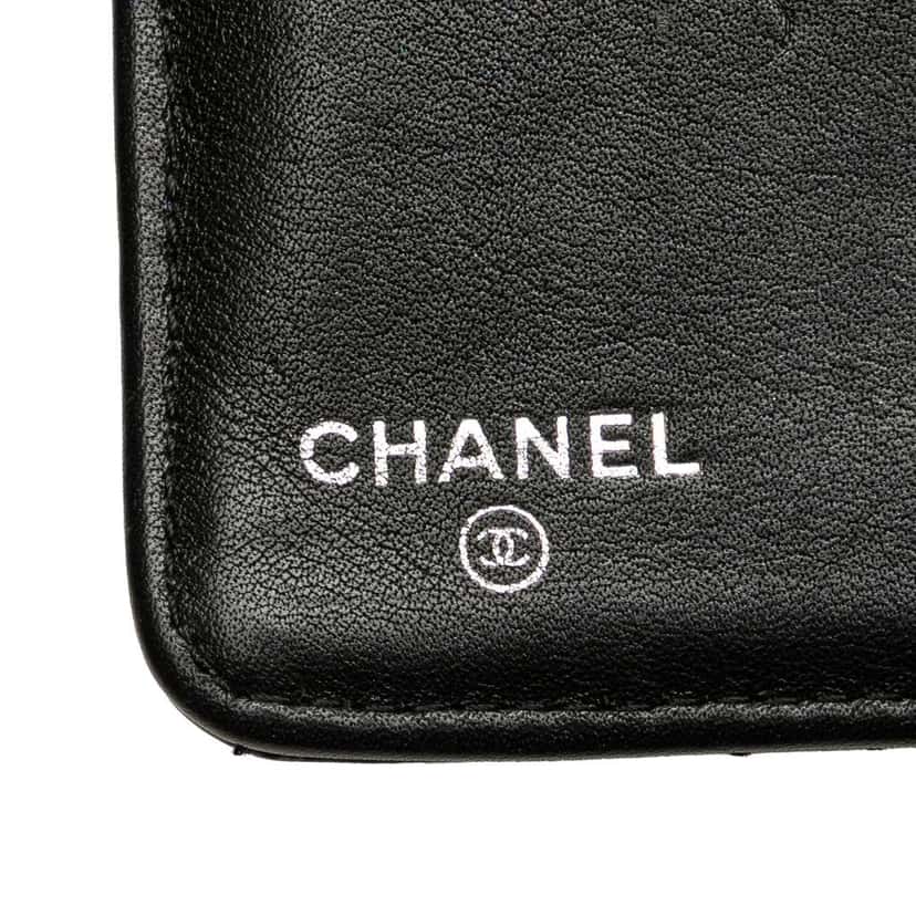 Chanel CC Quilted Patent L Yen Bifold Wallet Black Leather Good condition - Box View