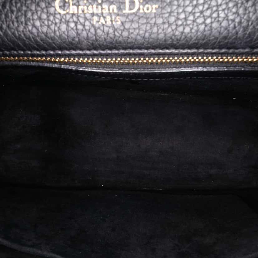 Dior Medium Calfskin Diorama Flap Black Leather Good condition - Model View