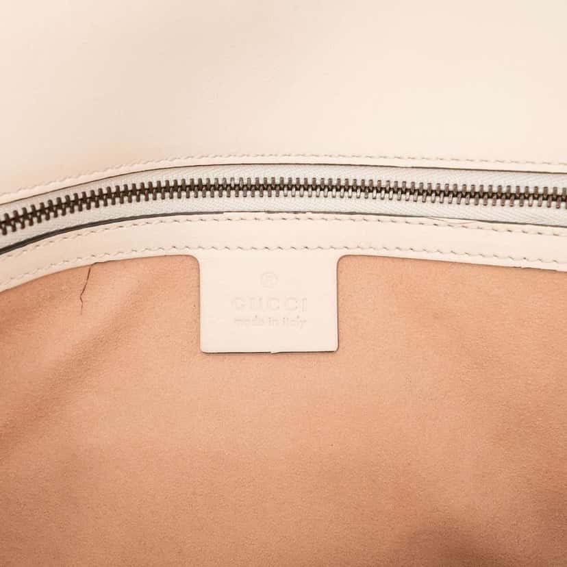 Gucci GG Marmont Matelasse Leather Flap Clutch White Leather Good condition - Box View