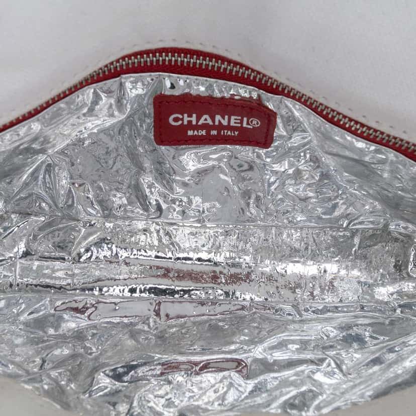 Chanel CC Canvas and Metallic Lambskin No. 5 Chain Flap White Canvas Good condition - Model View