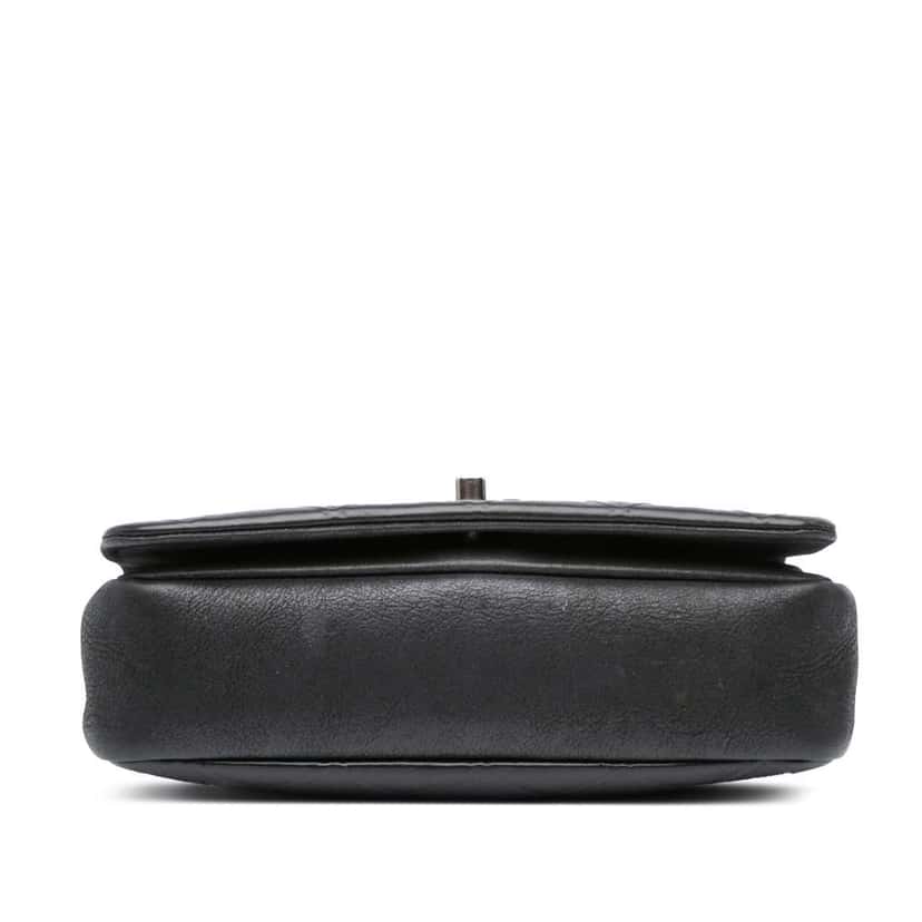 Chanel Small Diamond Embossed Calfskin New Chic Flap Black Leather Good condition - Inside View