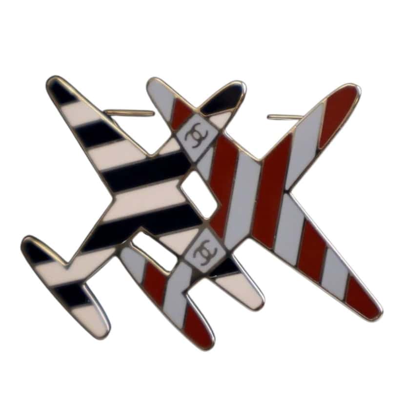 Chanel Enamel CC Striped Airplane Brooch White Good condition - Model View