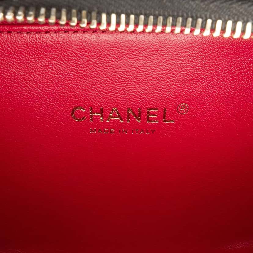 Chanel Small Caviar Filigree Vanity Case Black Leather Good condition - Box View