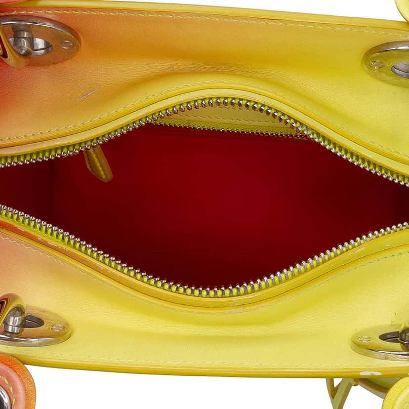 Dior Medium Ombre Calfskin Lady Dior Yellow Leather Good condition - Model View