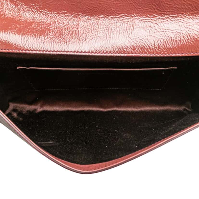 Saint Laurent Large Textured Patent Monogram Belle De Jour Clutch Brown Leather Good condition - Model View