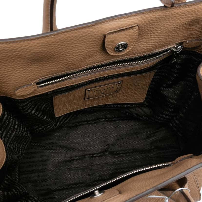 Prada Vitello Daino Open Convertible Tote Brown Leather Good condition - Model View