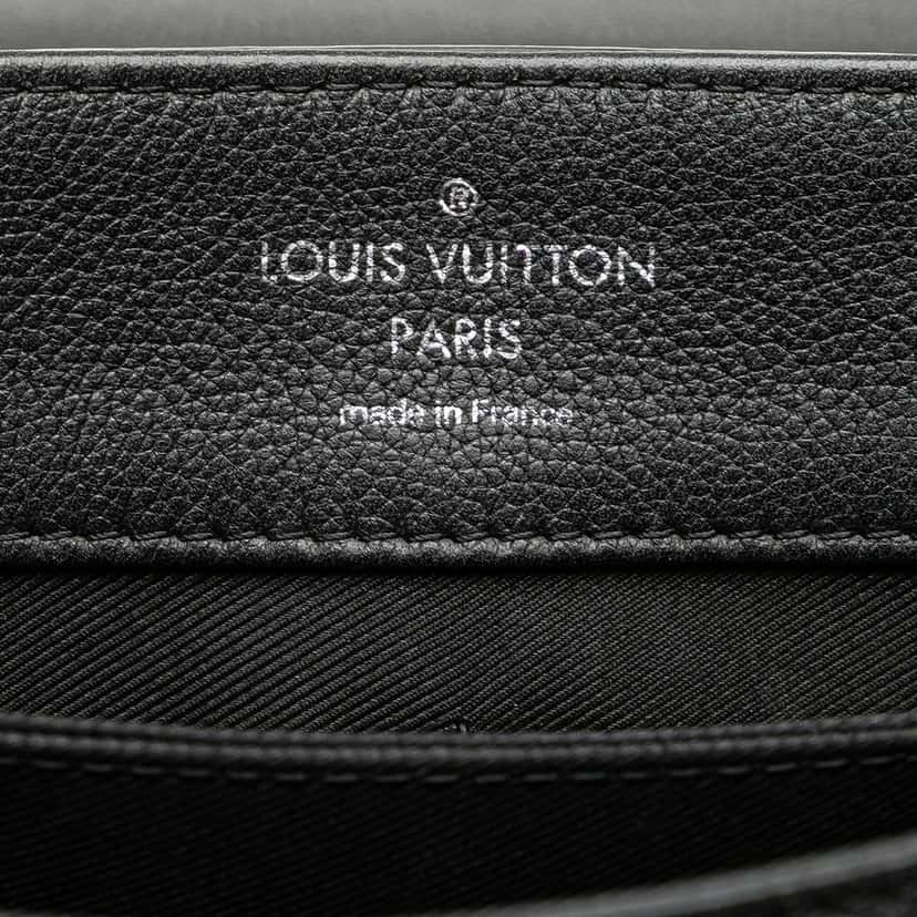 Louis Vuitton Leather Lockme II Black Leather Good condition - Box View