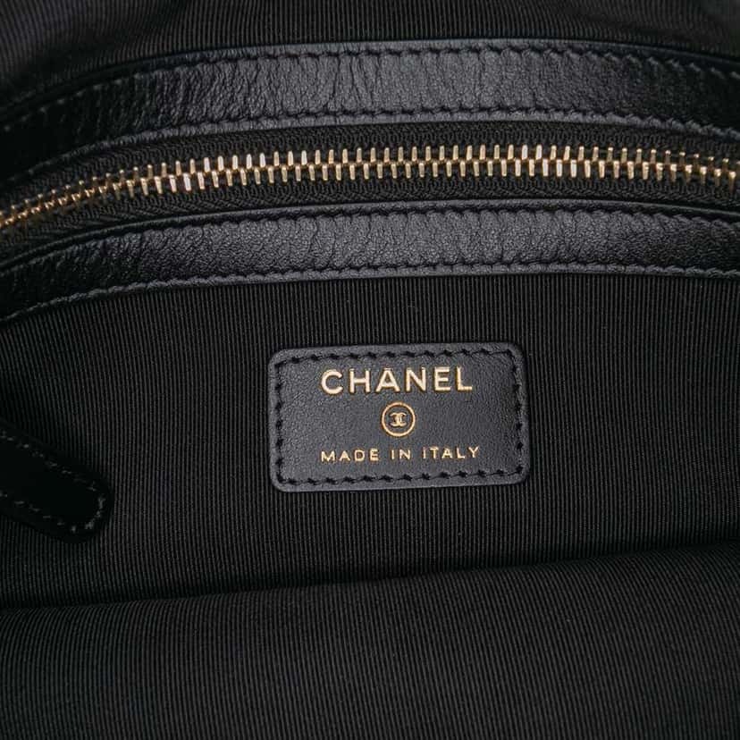 Chanel Medium Straw Deauville O Case Clutch Black Good condition - Box View