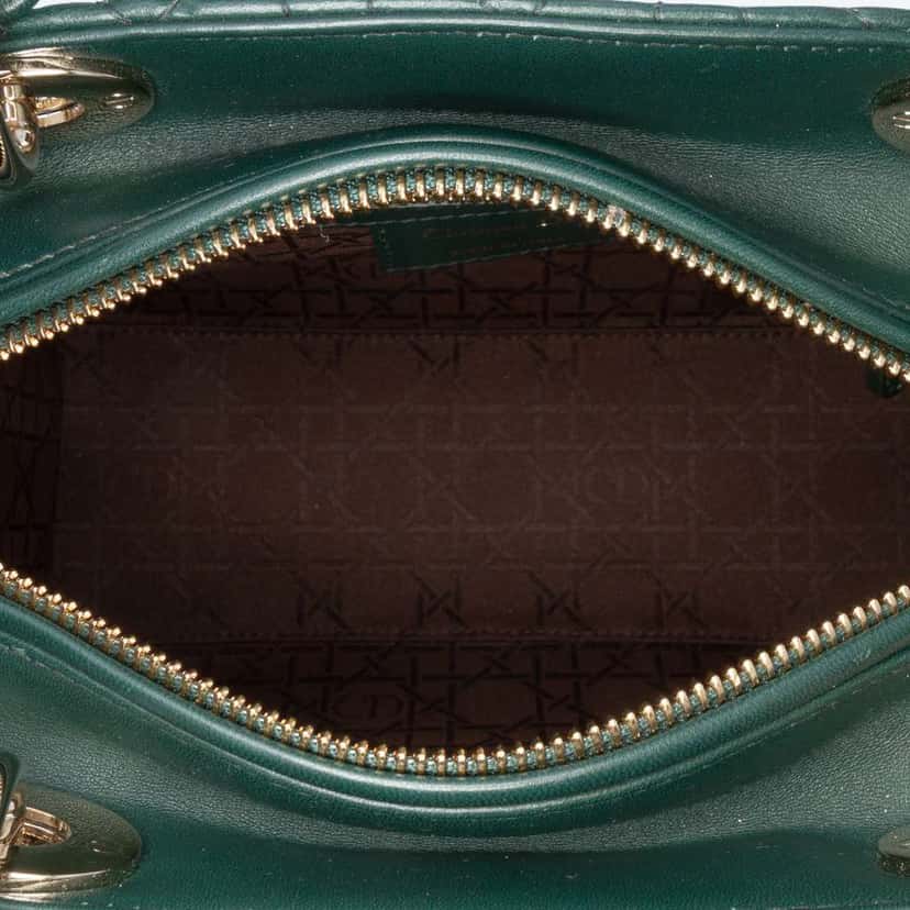 Dior Medium Lambskin Cannage Lady Dior Green Leather Good condition - Model View