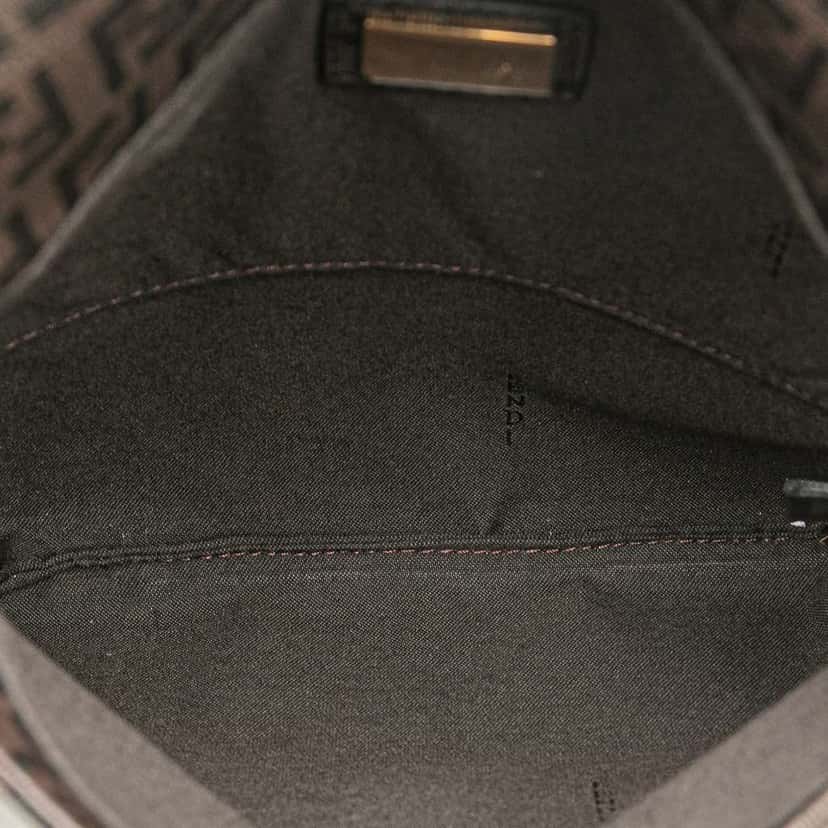 Fendi Zucchino Spalmati Crossbody Brown Canvas Very good condition - Model View