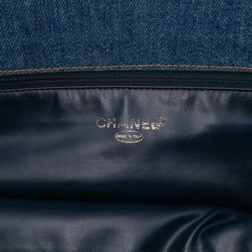 Chanel CC Denim Chain Tote Blue Denim Very good condition - Box View
