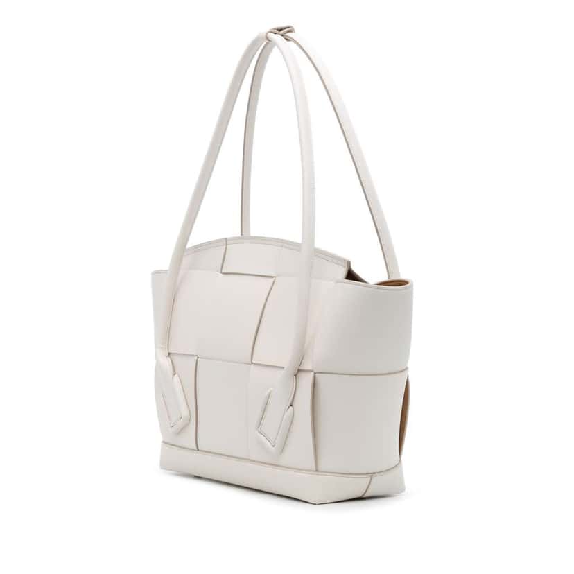Bottega Veneta Medium Calfskin Maxi Intrecciato Arco Bag White Leather Good condition - Back View