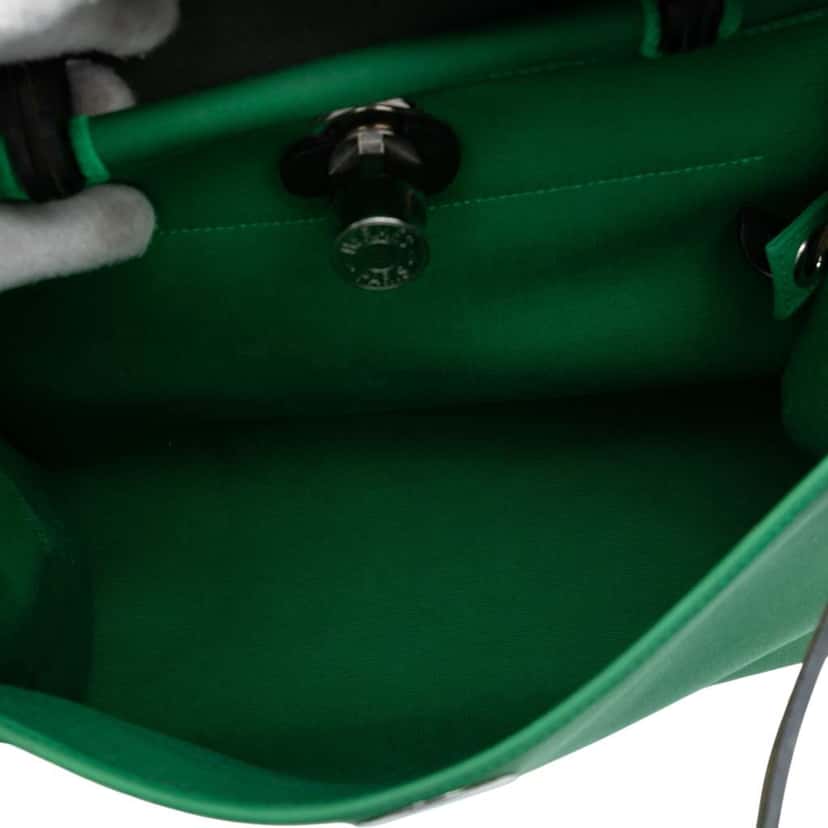 Hermès Toile Herbag Zip 31 Green Canvas Good condition - Model View