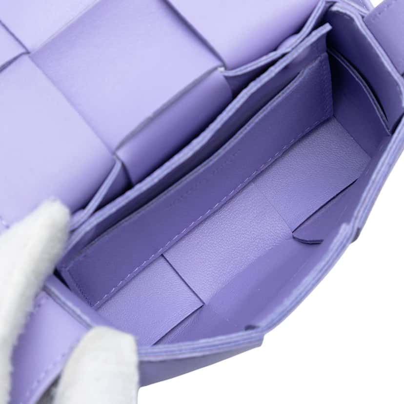 Bottega Veneta Extra Mini Nappa Maxi Intrecciato Cassette Crossbody Purple Leather Good condition - Model View