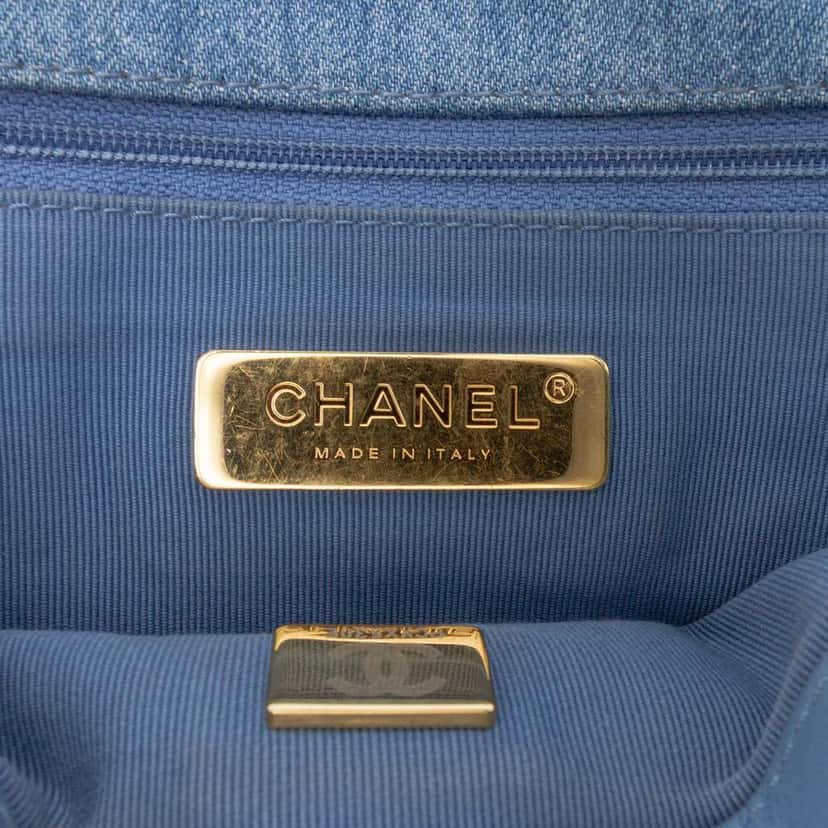 Chanel Medium Double Stitched Denim 19 Flap Blue Denim Good condition - Box View