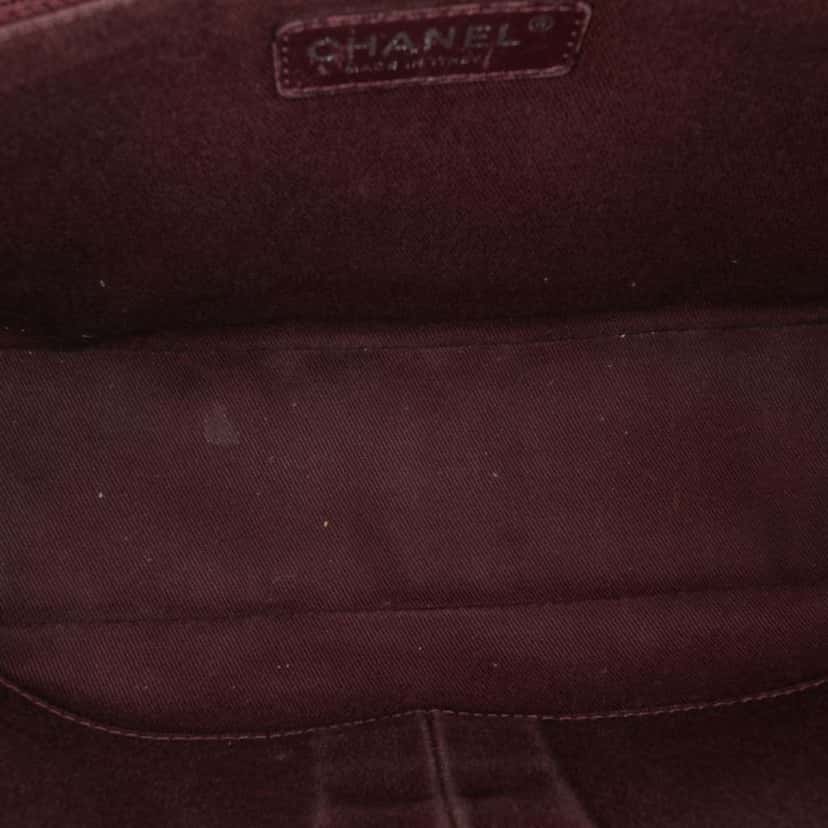 Chanel Jumbo Quilted Aged Calfskin New Portobello Flap Red Leather Good condition - Model View
