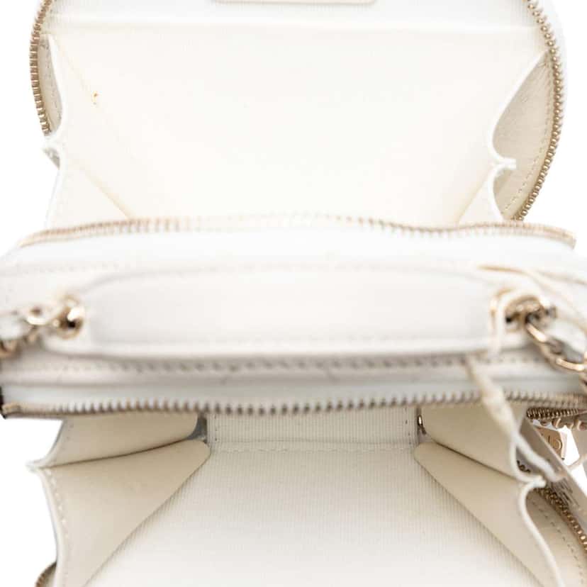 Chanel Quilted Caviar Handle With Care Round Vanity Case with Chain White Leather Good condition - Model View